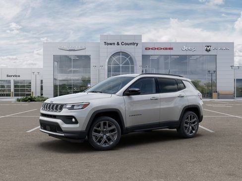 New 2026 Jeep Compass Latitude image 2
