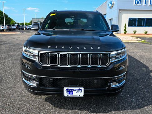 Used 2024 Jeep Wagoneer 4WD image 10
