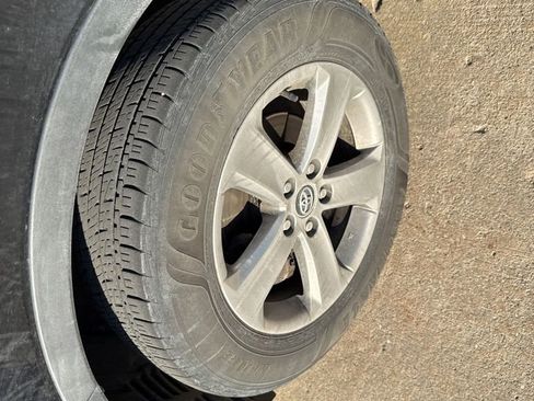 Used 2015 Toyota RAV4 XLE image 12