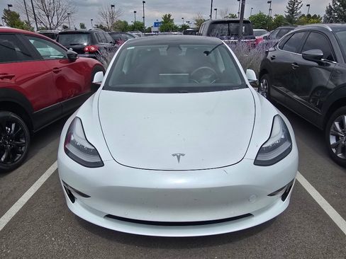 Used 2019 Tesla Model 3 Mid Range RWD image 18