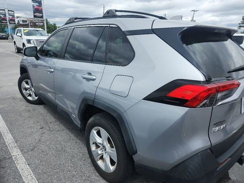 Used 2020 Toyota RAV4 XLE AWD/4WD image 9