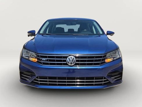 Used 2017 Volkswagen Passat 1.8T R-Line FWD image 4