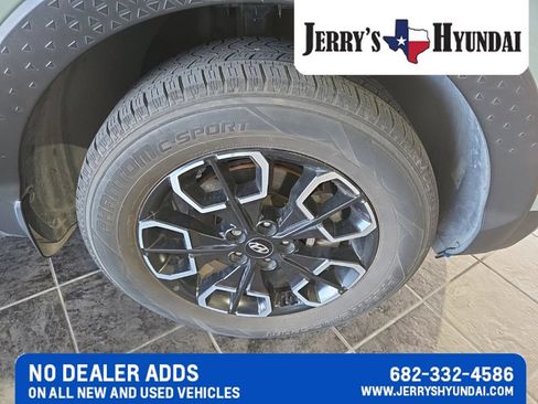 Used 2022 Hyundai Santa Cruz SEL w/ Activity Package FWD image 4