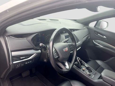 Used 2021 Cadillac XT4 Premium Luxury FWD image 9