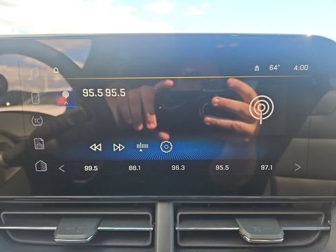 Used 2025 Chevrolet Trax RS w/ Driver Confidence Package FWD image 20