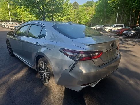 Used 2023 Toyota Camry SE FWD image 6