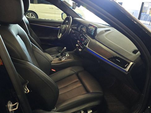 Used 2018 BMW 530i xDrive w/ Premium Package image 8