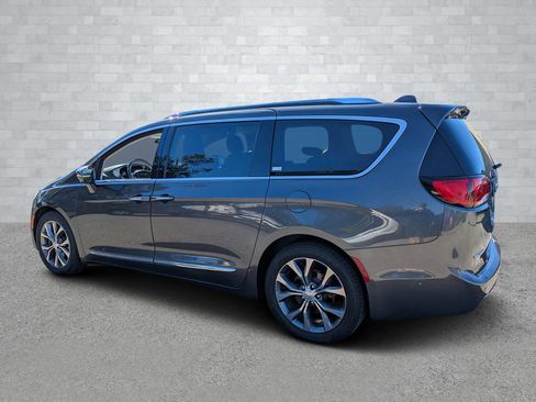 Used 2018 Chrysler Pacifica Limited w/ Advanced Safetytec Group image 7