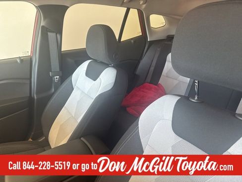 Used 2026 Chevrolet Trax LS w/ LS Convenience Package image 3