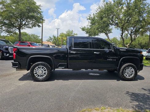 Used 2022 Chevrolet Silverado 2500 High Country w/ Safety Package II AWD/4WD image 3