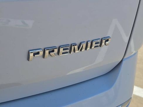 Certified 2023 Chevrolet Traverse Premier FWD image 32