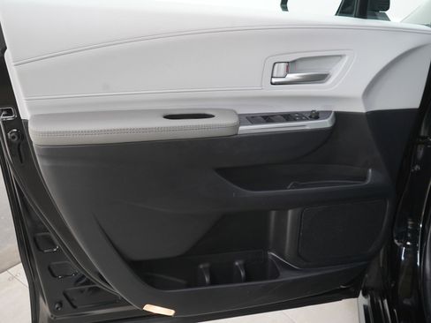 Used 2025 Toyota Sienna XLE w/ XLE Plus Package image 22