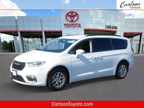 Used 2022 Chrysler Pacifica Touring-L image 1