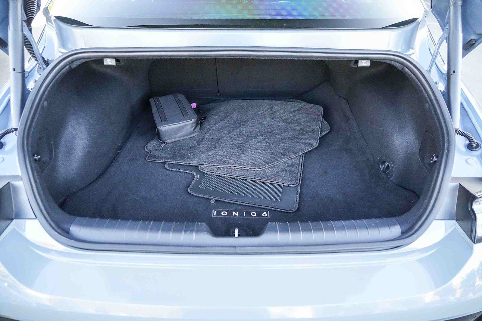 Used 2024 Hyundai Ioniq 6 SE RWD image 25