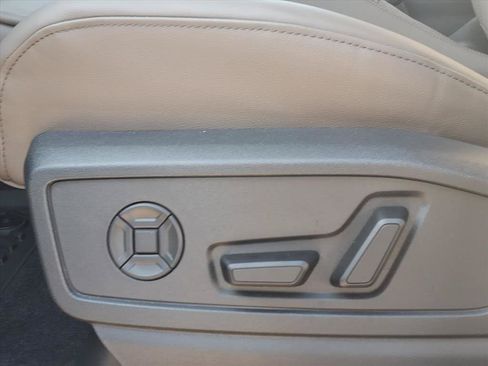 Used 2025 Audi Q5 Prestige AWD/4WD image 12