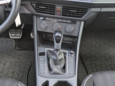 Certified 2024 Volkswagen Jetta Sport FWD image 18