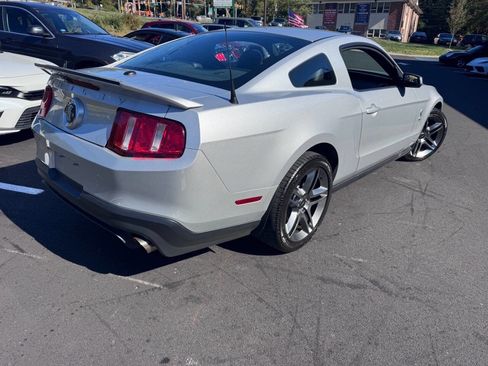 Used 2010 Ford Mustang Shelby GT500 image 5