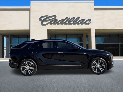 New 2026 Cadillac Lyriq Luxury image 3