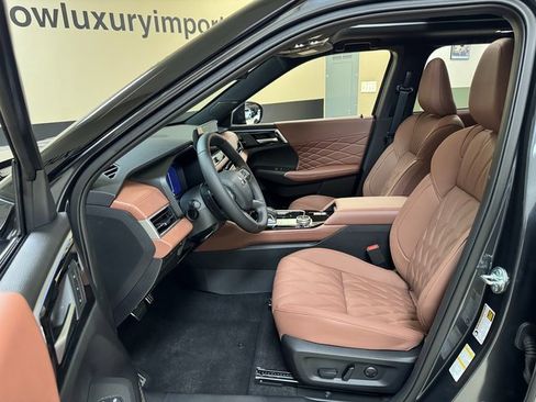 New 2026 Mitsubishi Outlander SEL image 9