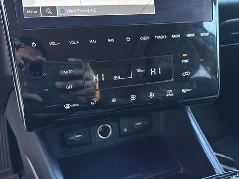 Used 2024 Hyundai Tucson Limited image 31