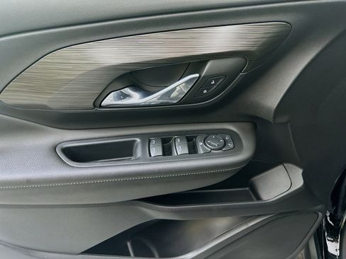 Used 2023 GMC Terrain SLE w/ Driver Convenience Package image 15