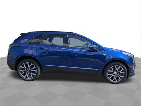Certified 2024 Cadillac XT5 Sportv w/ Platinum Package AWD/4WD image 3