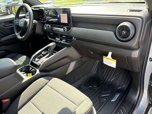 New 2026 Chevrolet Colorado Trail Boss w/ Off-Road Front Bumper Package AWD/4WD image 28