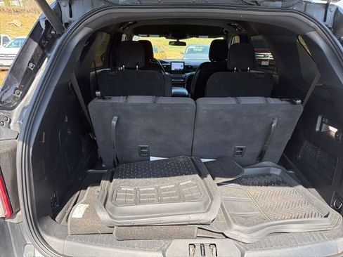 Used 2020 Ford Explorer XLT w/ Comfort Package image 9