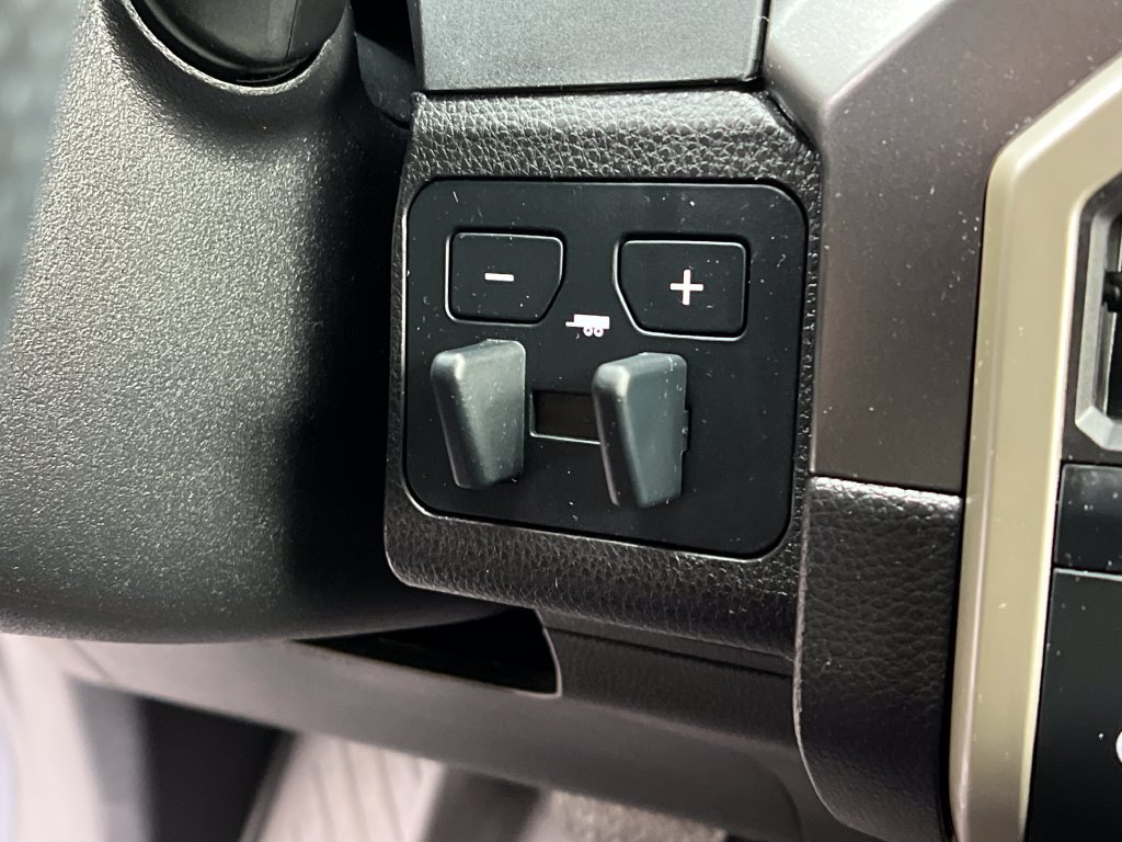 Used 2025 Toyota Tacoma SR5 AWD/4WD image 28