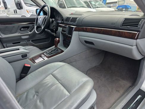Used 2000 BMW 740i RWD image 14