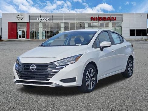 New 2025 Nissan Versa S w/ Trunk Package FWD image 3