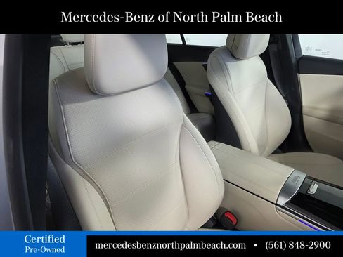 Used 2025 Mercedes-Benz C 300 Sedan image 29