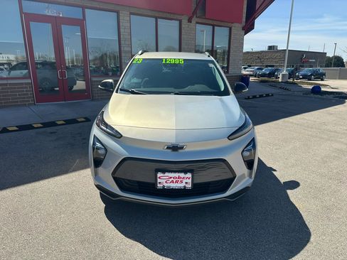 Used 2023 Chevrolet Bolt EUV LT image 2