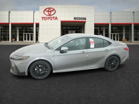 New 2026 Toyota Camry SE image 8