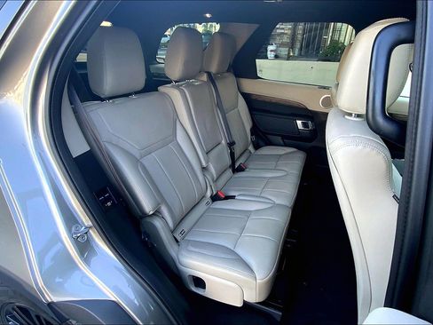 Used 2019 Land Rover Discovery HSE AWD/4WD image 19