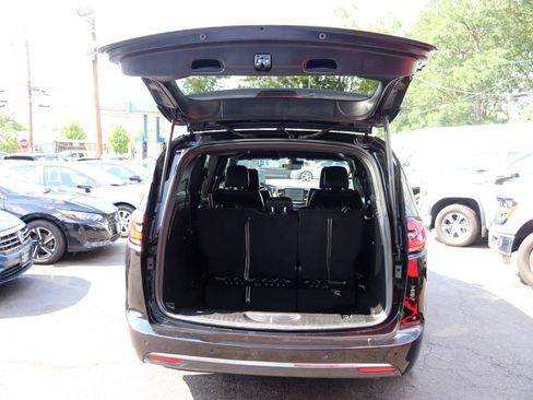 Used 2026 Chrysler Pacifica Select FWD image 60