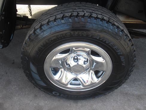 Used 2022 Toyota Tacoma SR AWD/4WD image 6