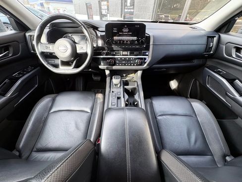 Used 2022 Nissan Pathfinder SL image 25