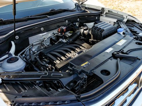 Used 2021 Volkswagen Atlas Cross Sport SEL FWD image 49