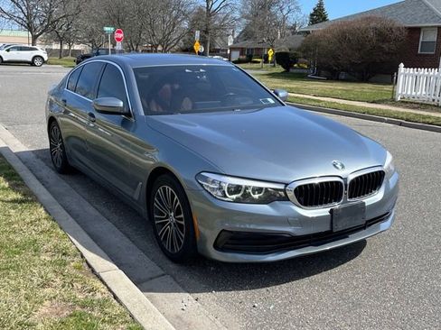 Used 2019 BMW 530i xDrive w/ Premium Package image 3