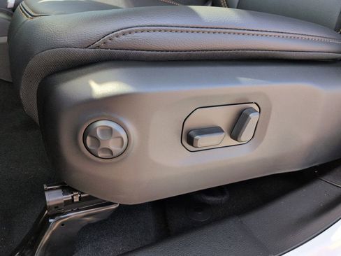 New 2025 Jeep Gladiator Sport image 17