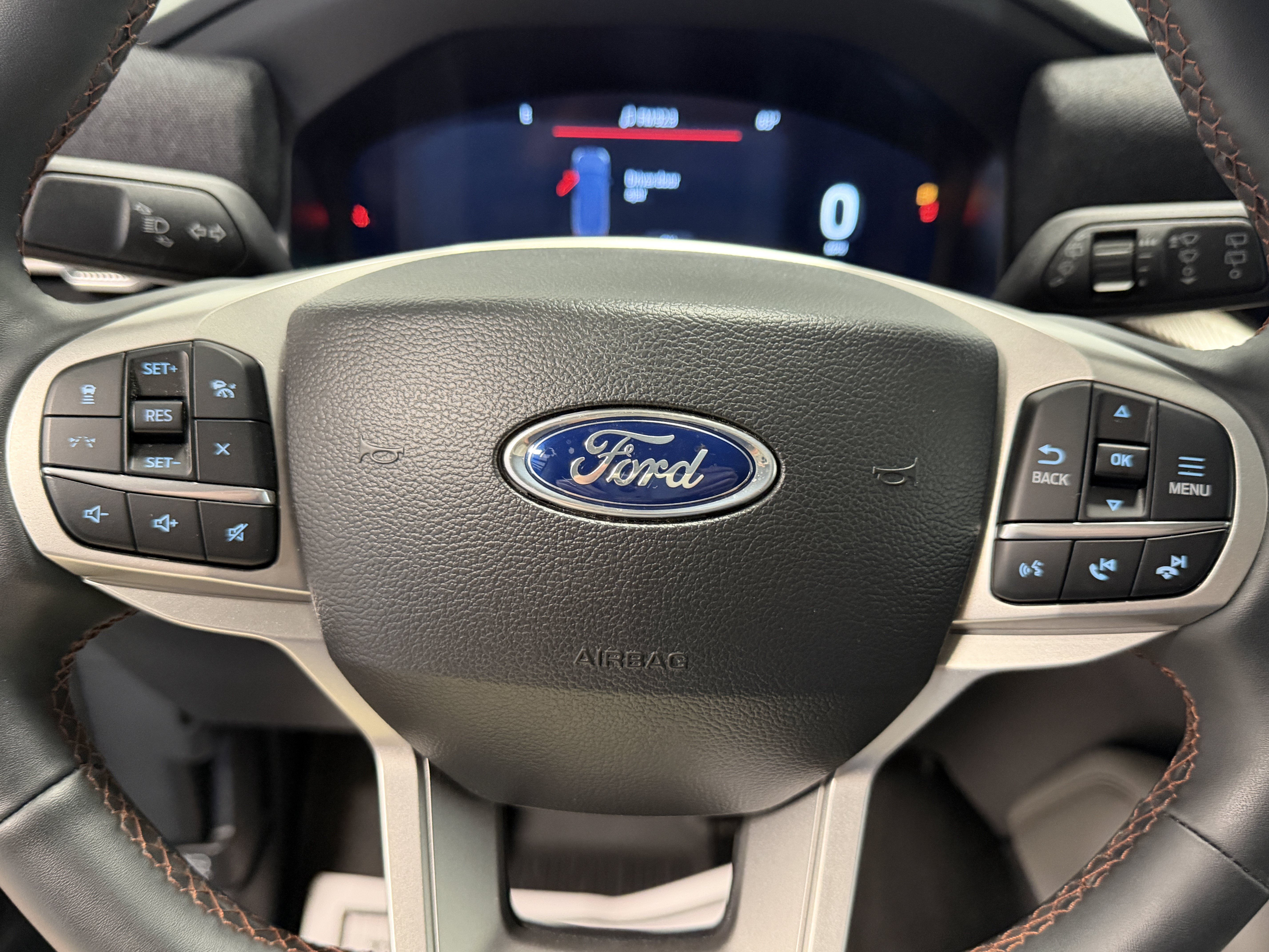 Used 2025 Ford Explorer Active w/ Active Comfort Package AWD/4WD image 16