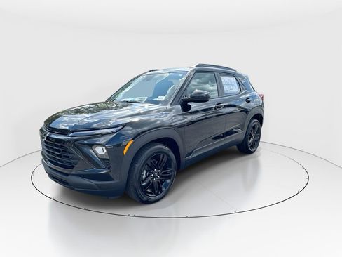 New 2026 Chevrolet TrailBlazer LT w/ Midnight Edition FWD image 4