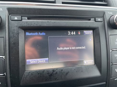 Used 2015 Toyota Camry SE image 19