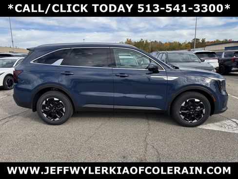 New 2026 Kia Sorento S w/ S Panoramic Sunroof Package image 2