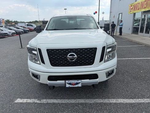 Used 2017 Nissan Titan PRO-4X AWD/4WD image 3