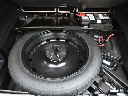 Used 2024 Mercedes-Benz GLC 300 image 14