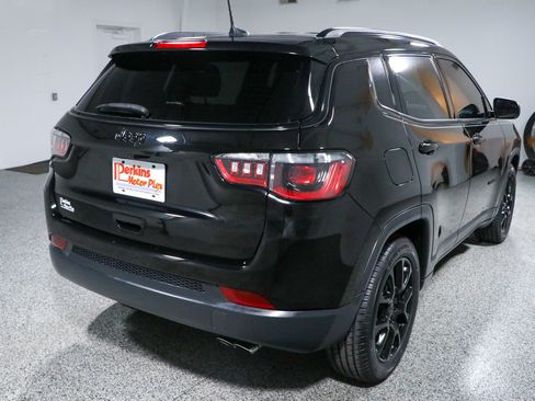 Used 2022 Jeep Compass Latitude FWD image 7