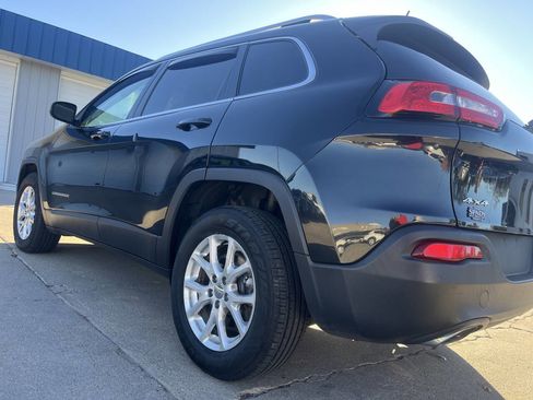 Used 2015 Jeep Cherokee Latitude w/ Cold Weather Group image 7