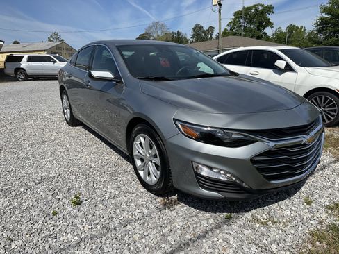 Used 2025 Chevrolet Malibu LT FWD image 3